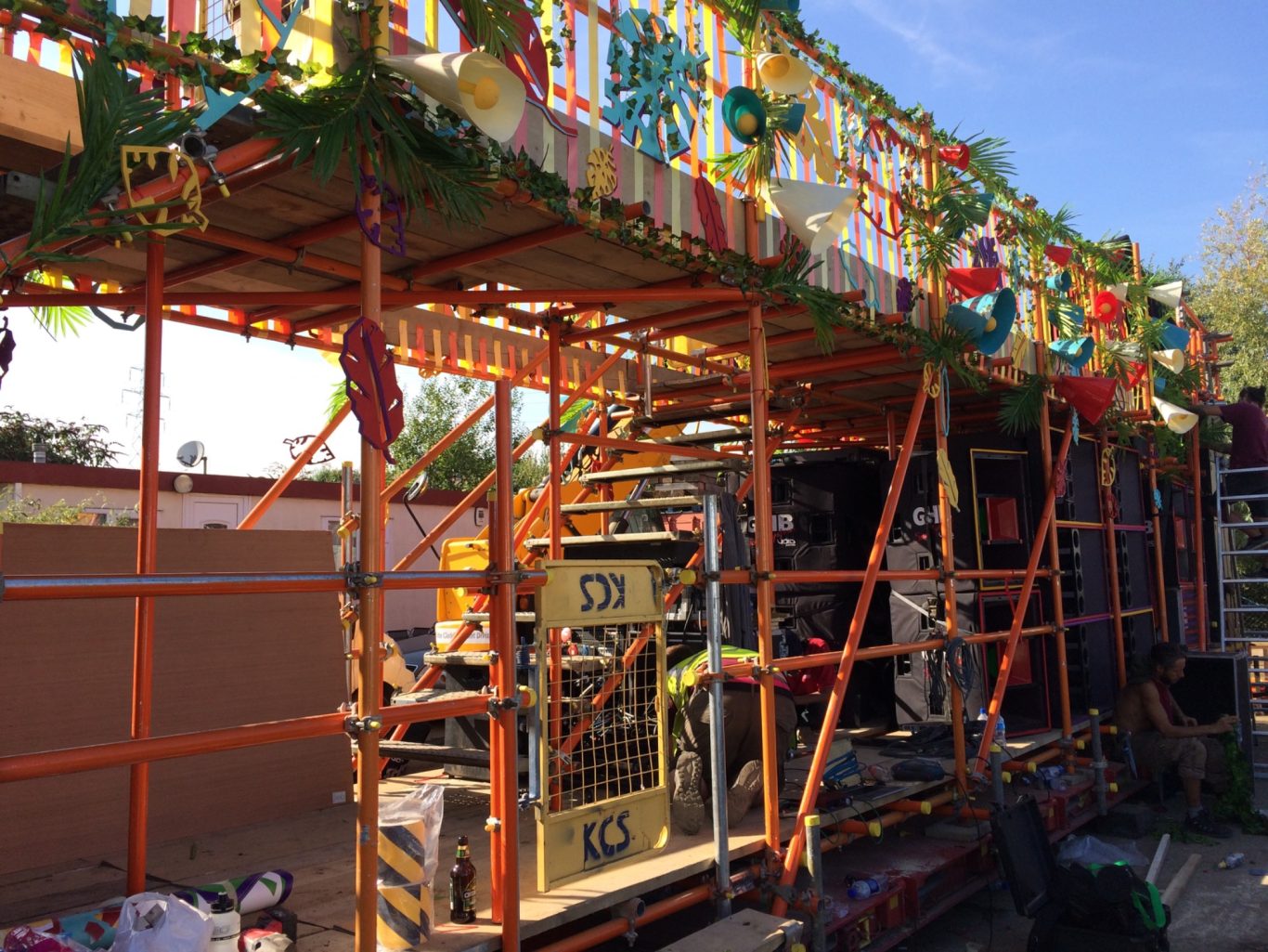 "Notting Hill Carnival" Designed Rear Access Platform w/Beamwork.